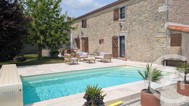 maison - ST HILAIRE LA FORET - 85
